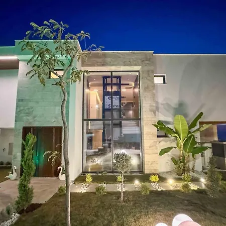 Garden Mansions Villa *