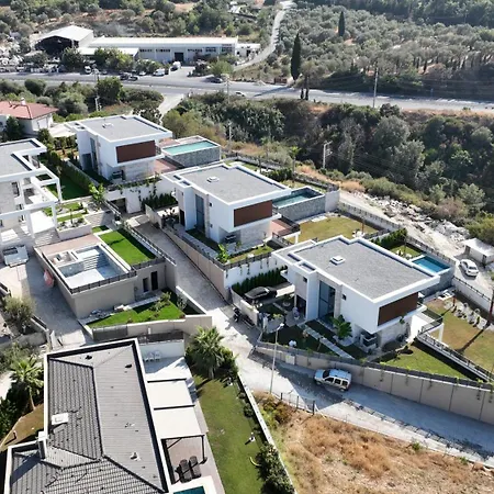 Villa Garden Mansions