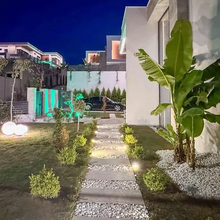 Villa Garden Mansions